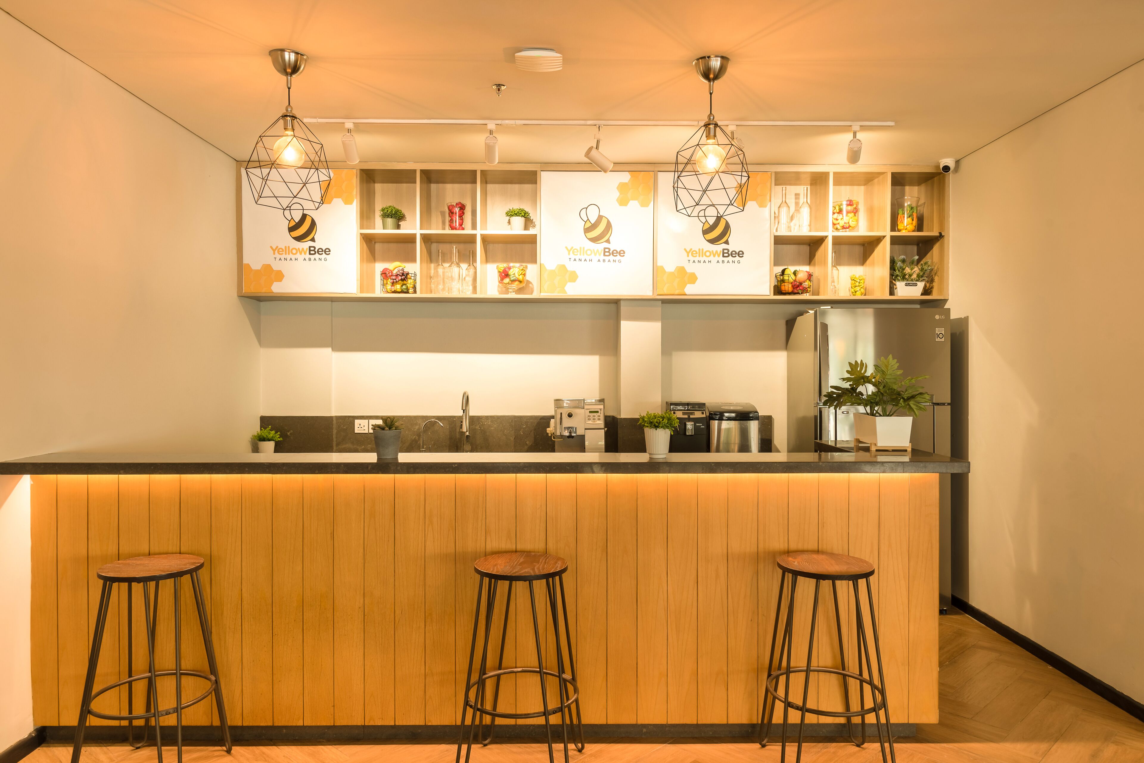 Photo - Yellow Bee Tanah Abang