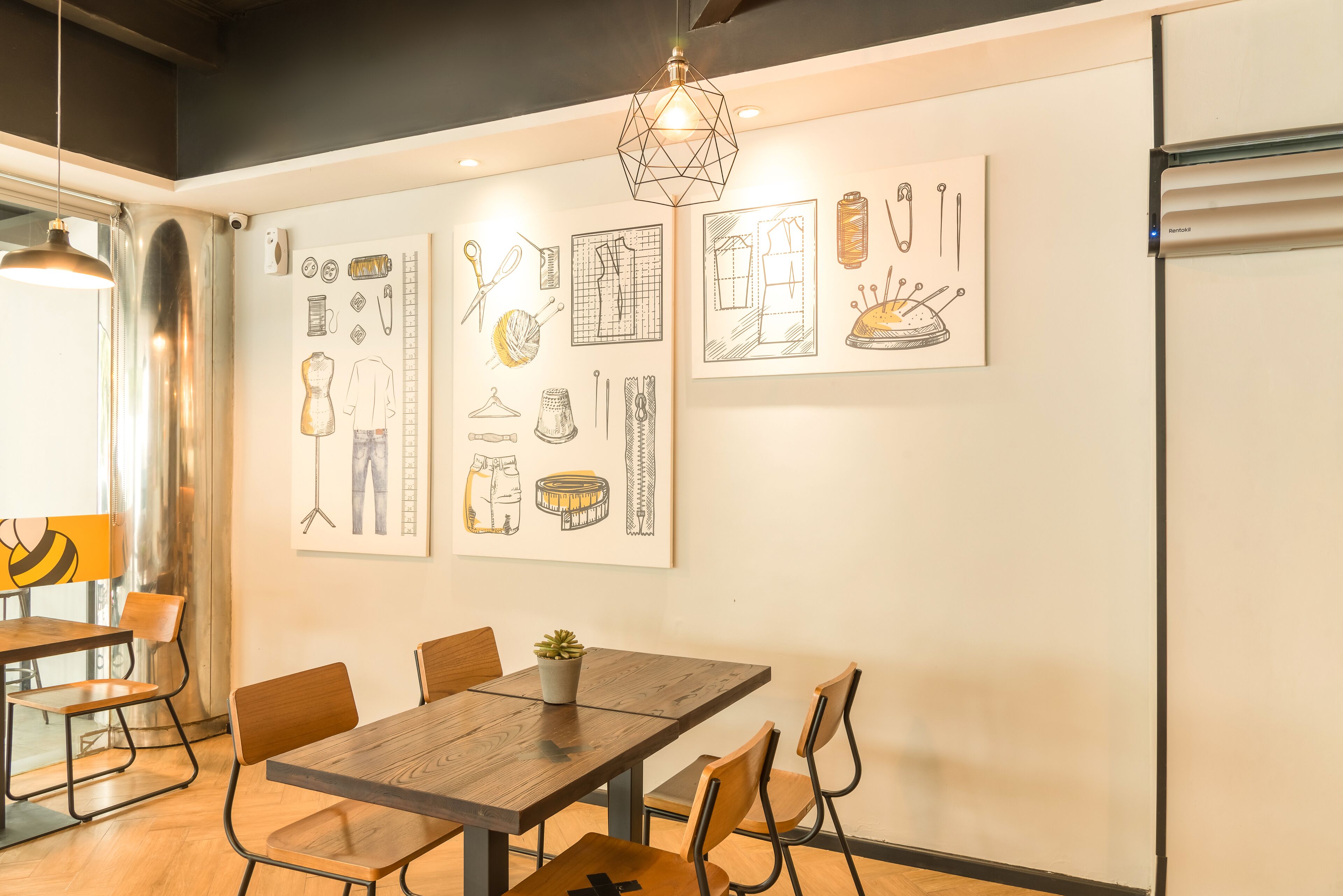 Photo - Yellow Bee Tanah Abang