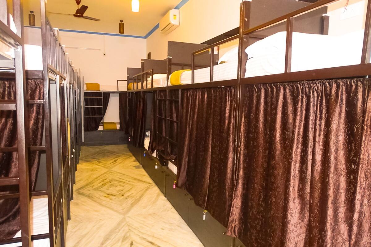 Shared Dormitory | Free WiFi, bed sheets