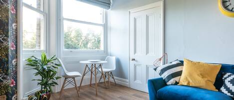 Apartment (1 Bedroom) | Living room | TV