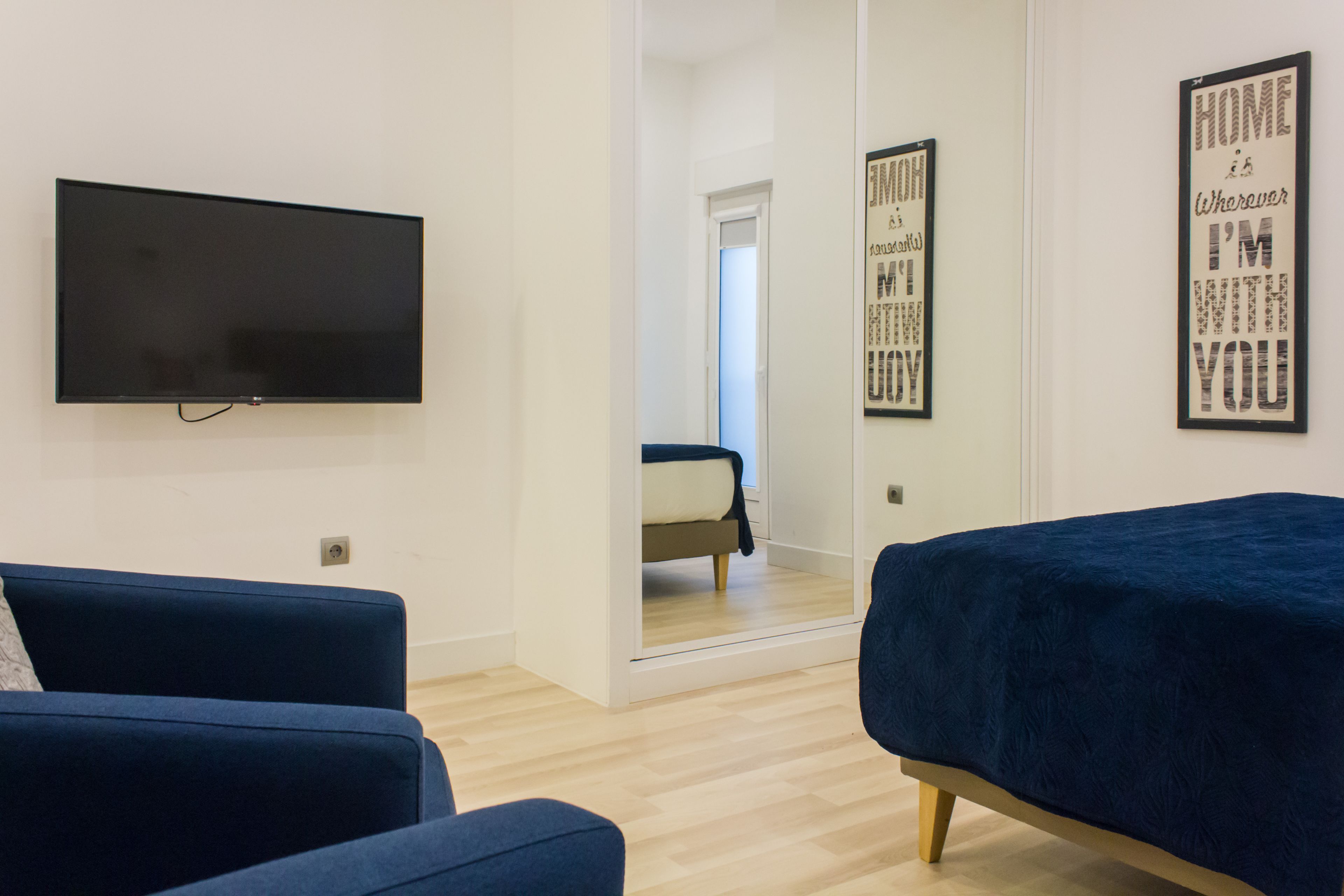 Estudi empresarial (8) | Cobrellits, caixa forta a l'habitació i habitacions insonoritzades 