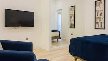 Down comforters, in-room safe, soundproofing, free WiFi