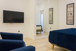 Studio Business (8) | Chăn bông, két bảo mật tại phòng, phòng cách âm 