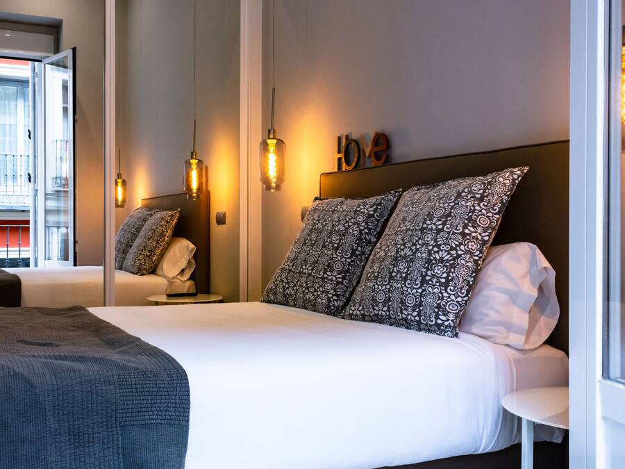 Down comforters, in-room safe, soundproofing, free WiFi