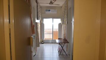 Appartement Confort, plusieurs lits, accessible aux personnes à mobilité réduite, vue baie | Literie de qualité supérieure, coffres-forts dans les chambres
