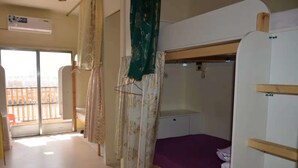 Comfort Apartment, Multiple Beds, Accessible, Bay View - Dubai Creek Backpackers Youth Hostel (Dubai)