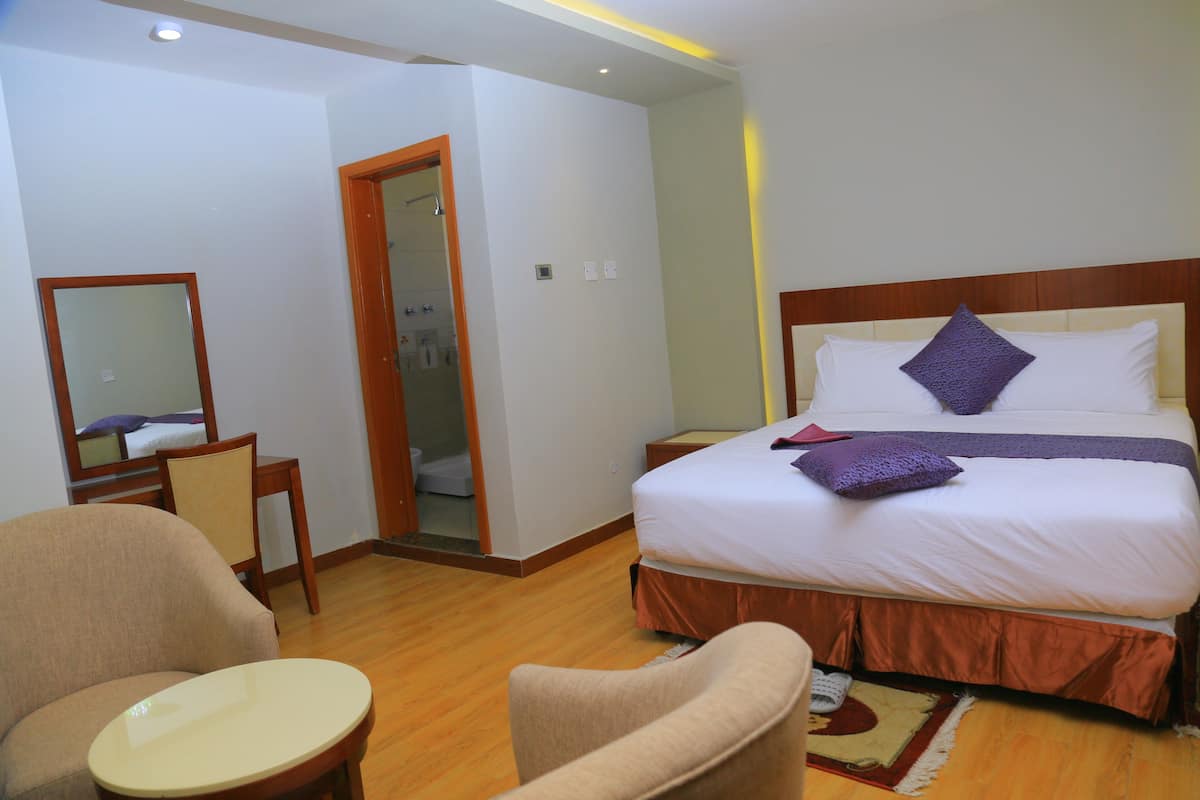 Suite Deluxe, 1 chambre, accessible aux personnes à mobilité réduite, vue montagne | Minibar, coffres-forts dans les chambres, bureau