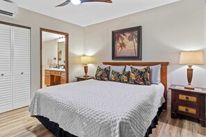 2 bedrooms, iron/ironing board, travel crib, WiFi - Kahaluu Bay Villas Condo Across from Premier Snorkel Beach (Kailua-Kona)