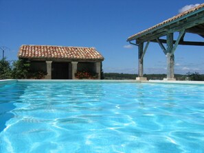 Seasonal outdoor pool - Domaine de la Mouthe (Saint-Remy)