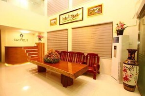 Lobby - Hotel 8 (Mandalay)