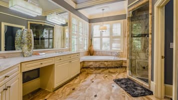 Executive Villa, Multiple Beds, Non Smoking, City View | Bathroom amenities | Separate bathtub and shower, spring water bathtub, rainfall showerhead