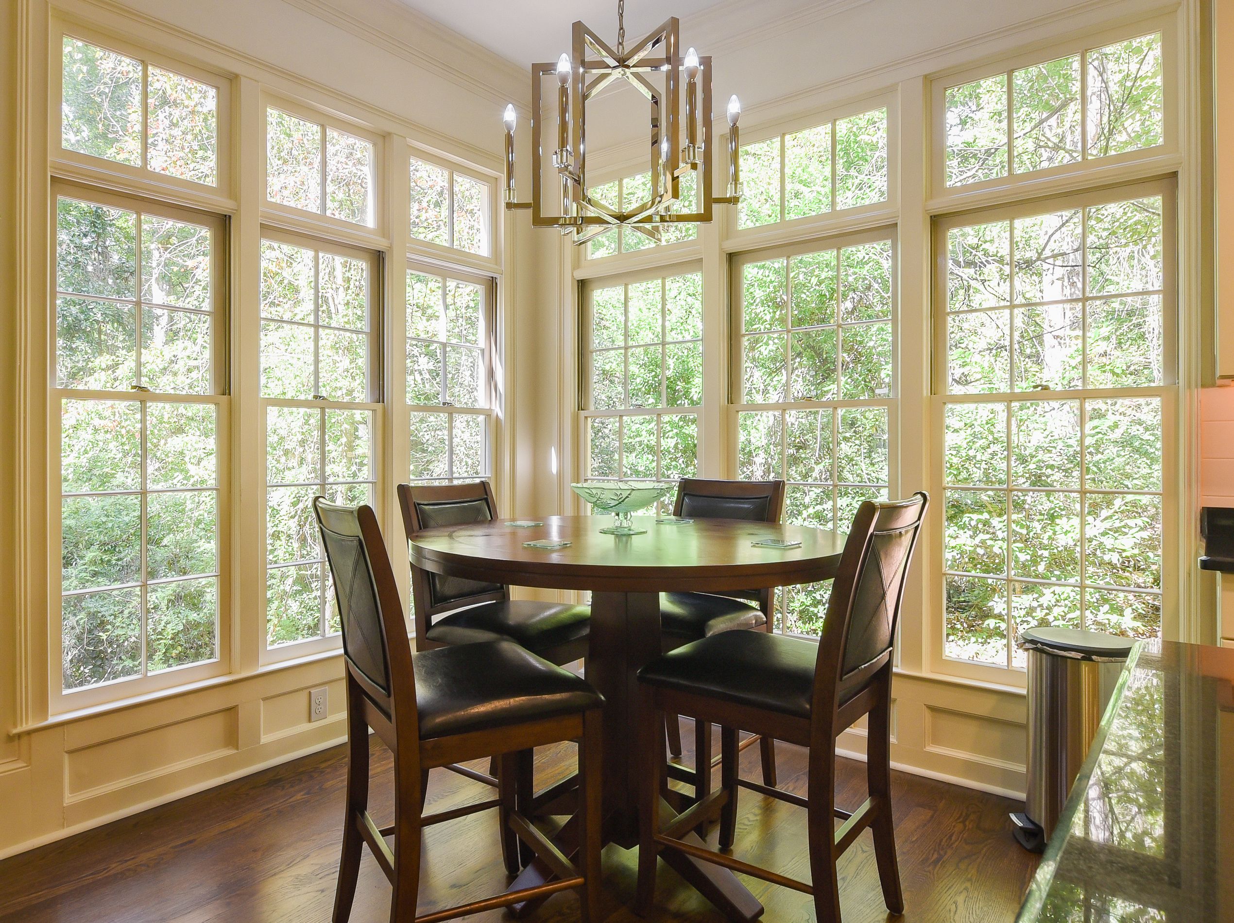 Executive Villa, Multiple Beds, Non Smoking, City View | In-room dining