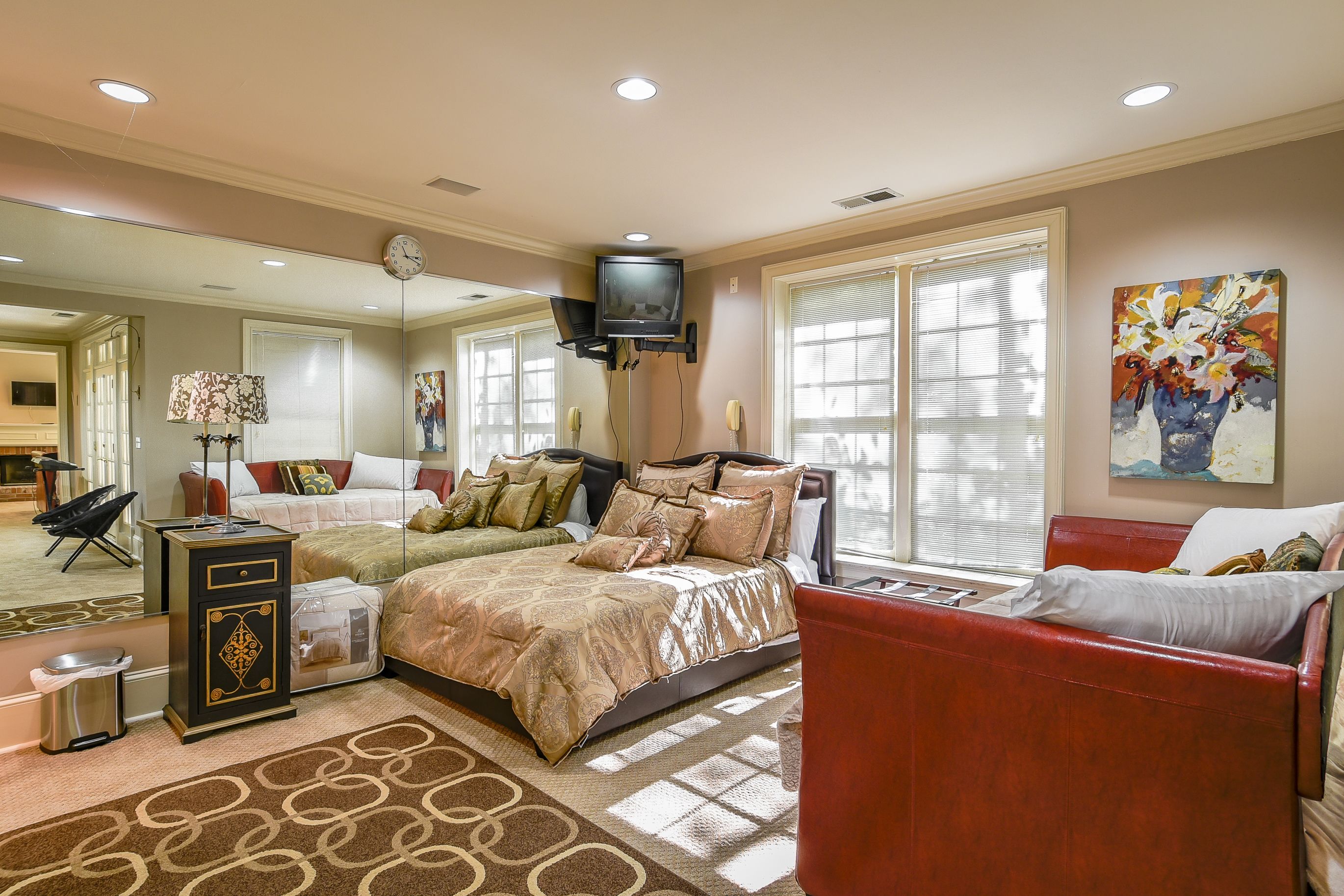 Executive Villa, Multiple Beds, Non Smoking, City View | 7 bedrooms, premium bedding, individually decorated, iron/ironing board