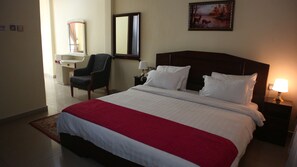 Habitación estándar doble, no fumadores | Decoración individual, escritorio, wifi gratis y ropa de cama