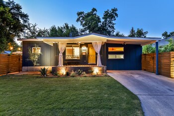 The Eastside Lodge Austin