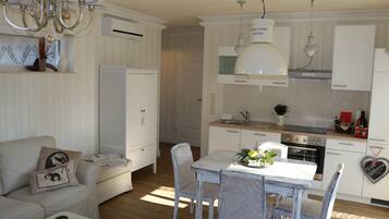 Romantic House, Multiple Beds, Garden View | 2 bedrooms, in-room safe, individually decorated, individually furnished