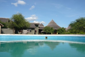 Pool - Roika Tarangire Tented Lodge (Tarangire National Park)