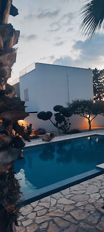 Exterior. 5 Elementi