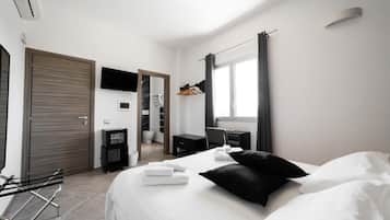 Minibar, escritorio, cortinas blackout y wifi gratis