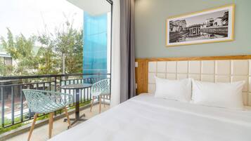 Family Room, 1 Bedroom | 1 bedroom, premium bedding, minibar, in-room safe