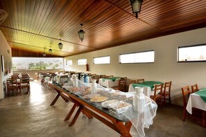 Bao gồm bữa sáng buffet hàng ngày