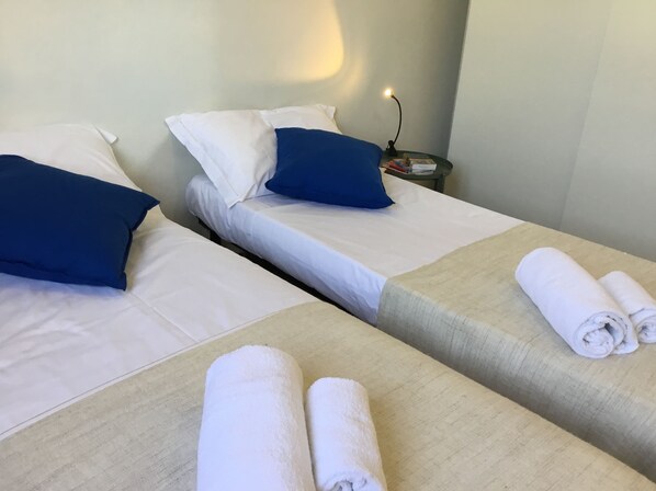 Standard-Apartment, 2 Schlafzimmer | 1 Schlafzimmer, Schreibtisch, Bügeleisen/Bügelbrett, Babybetten