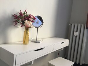 Standard Apartment, 2 Bedrooms - Fortezza Fourth Floor - 4 pax (Florence)