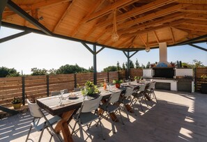 BBQ/picnic area - Alonaki Apartments (Zakynthos)