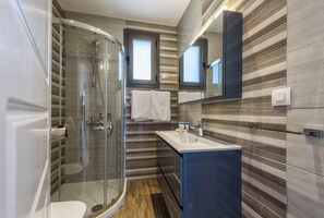 Apartment, 3 Bedrooms, Private Pool | Bathroom
