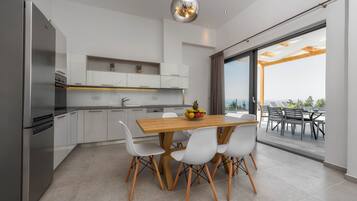 Apartment, 3 Bedrooms, Private Pool | Private kitchen | Full-size fridge, microwave, oven, stovetop