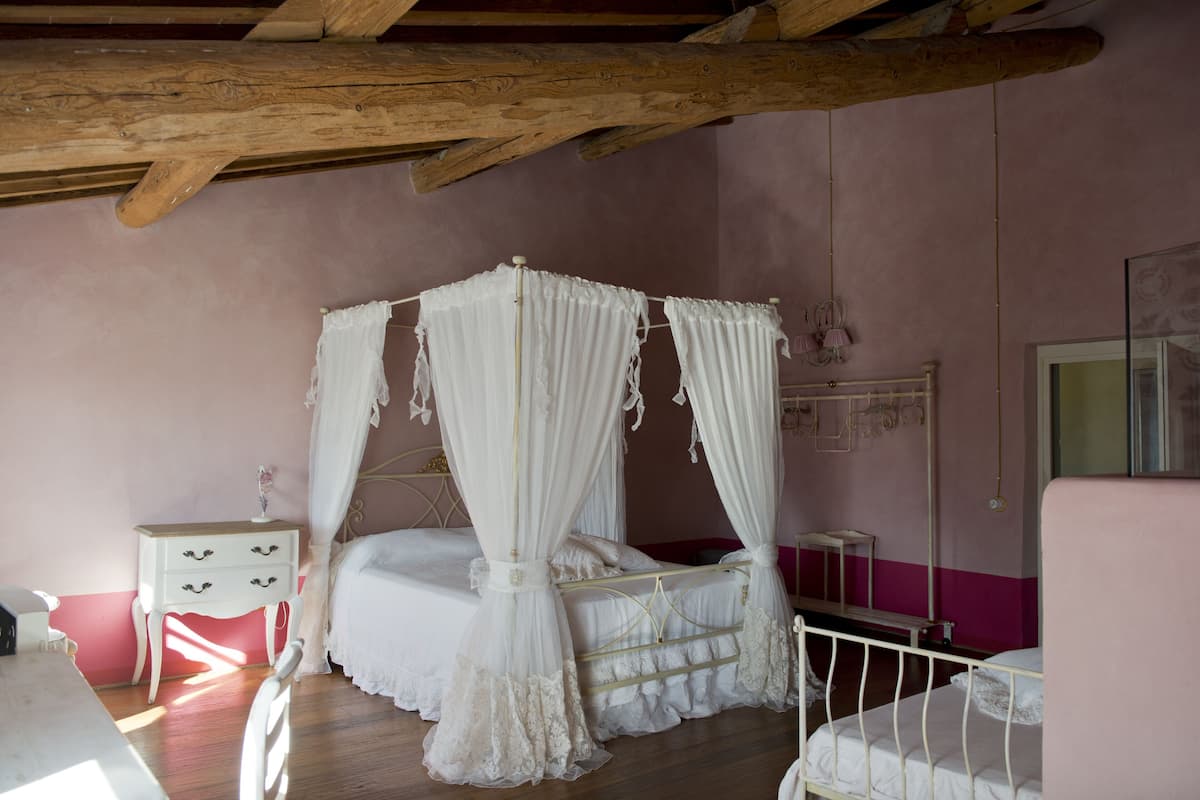 Superior Suite (La Romantica) | 1 bedroom, premium bedding, minibar, in-room safe