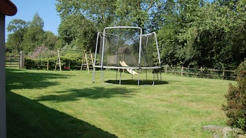 Children’s play area – outdoor