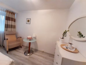 Economy Room, Shared Bathroom | Premium bedding, individually furnished, free WiFi, bed sheets