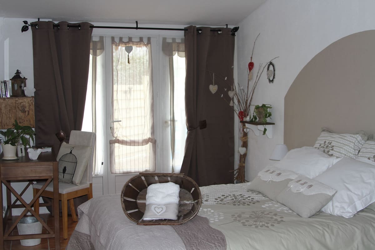 Premium bedding, individually decorated, individually furnished, desk