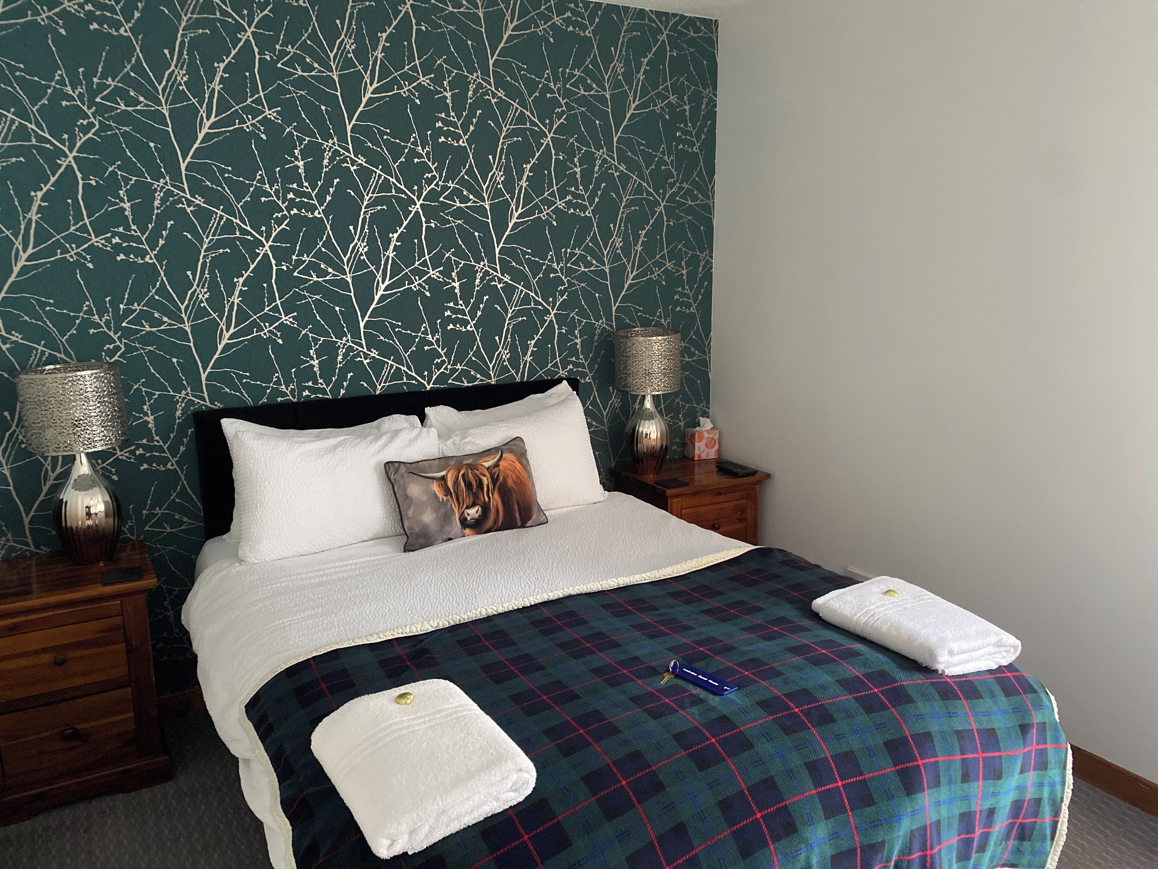 Tweepersoonskamer, uitzicht op tuin (Little Loch Broom (SGarden View)) | Individueel gedecoreerd, individueel gemeubileerd