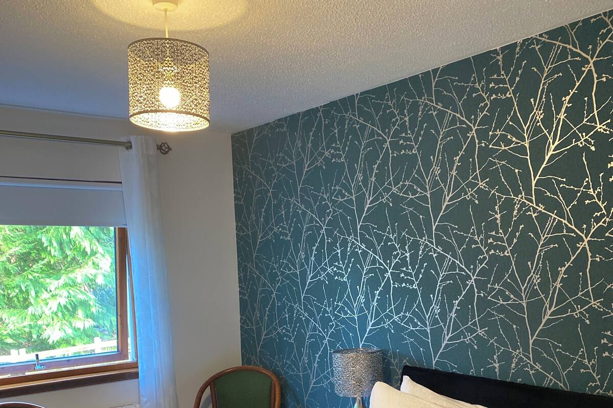 Tweepersoonskamer, uitzicht op tuin (Little Loch Broom (FGarden View)) | Individueel gedecoreerd, individueel gemeubileerd