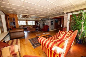 Reception - Dulrush Fishing Lodge and Guesthouse (Enniskillen)