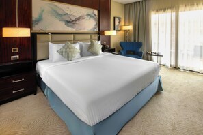 Minibar, caja de seguridad en la habitación y cortinas blackout 