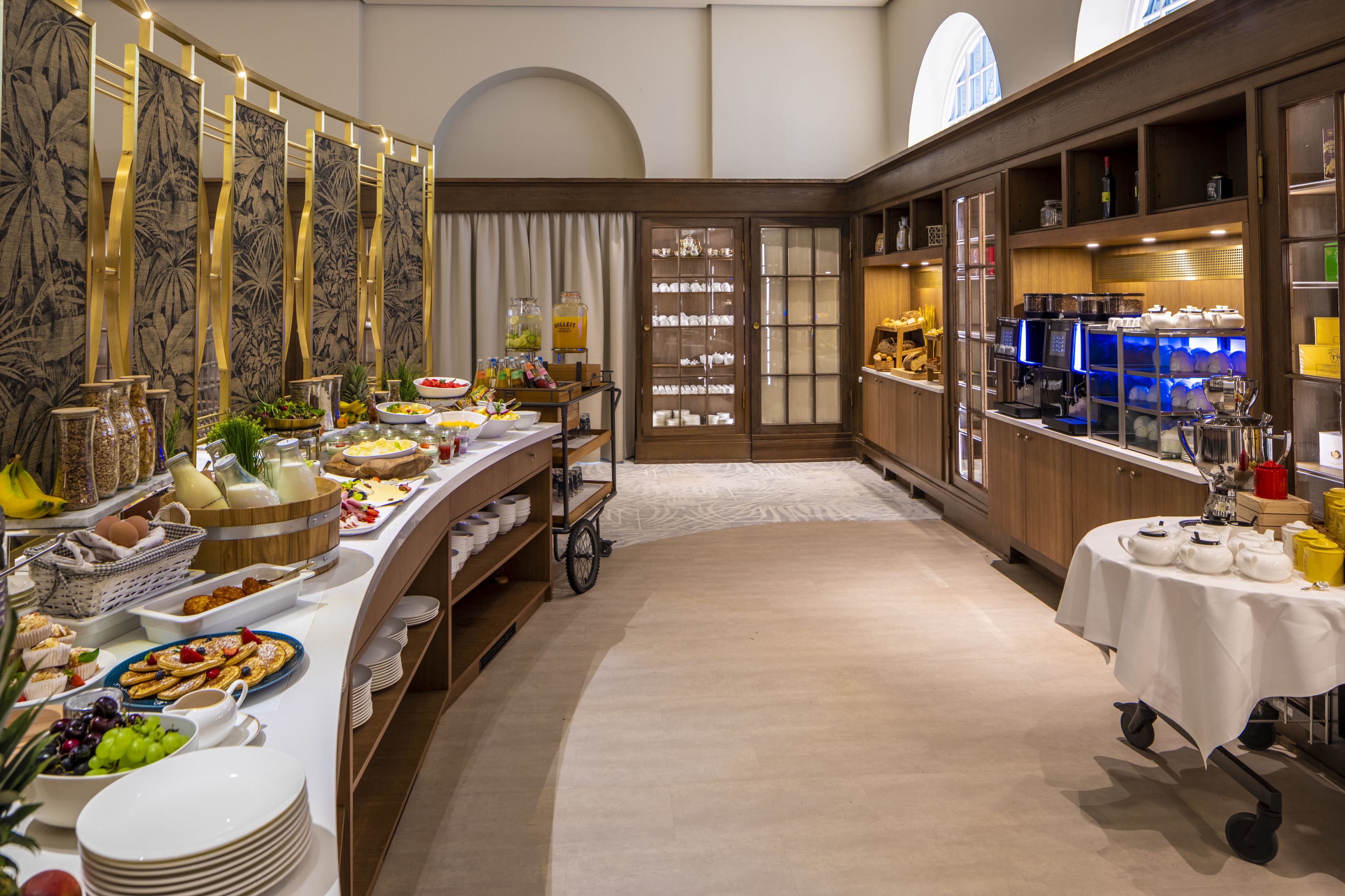 Daily buffet breakfast (EUR 32 per person)