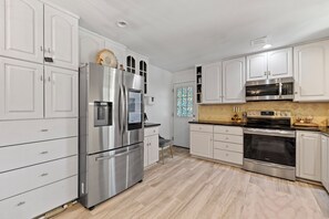 Fridge, microwave, oven, stovetop - Loved by Guests! Quiet Villa w/ King Beds, Full Kitchen, 2-Min Drive to Downtown (Sonora)