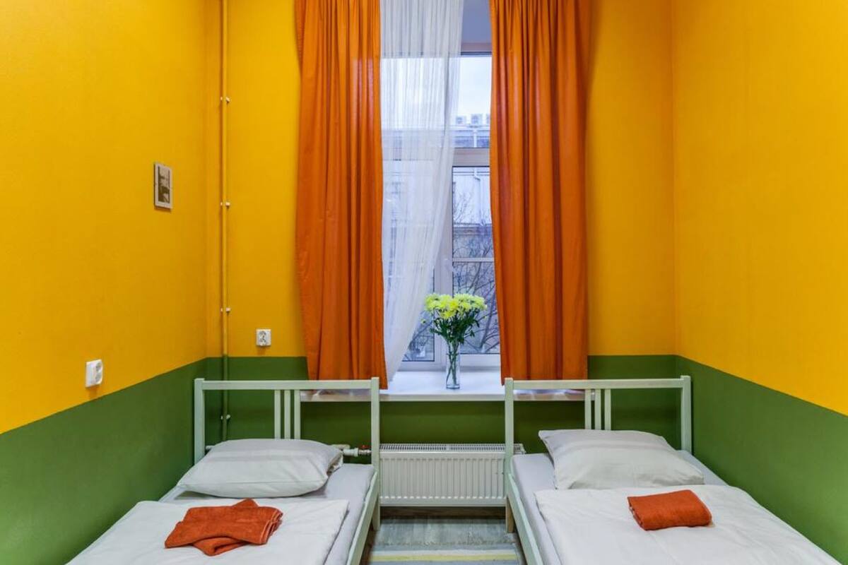 Basic-Doppel- oder -Zweibettzimmer | Bügeleisen/Bügelbrett, kostenloses WLAN
