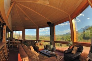 Alpenglow Ranch, Telluride: 2 br / 2 ba Panoramic Views/ 12 Acres/ Pond ...