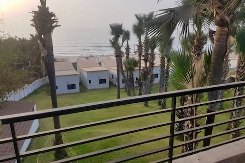 Familienapartment, 3 Schlafzimmer, Küche, Poolblick | Blick auf den Garten