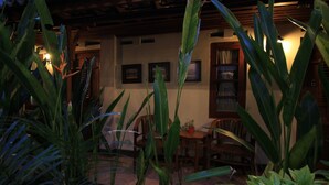 Exterior - The Kresna Hotel (Yogyakarta)