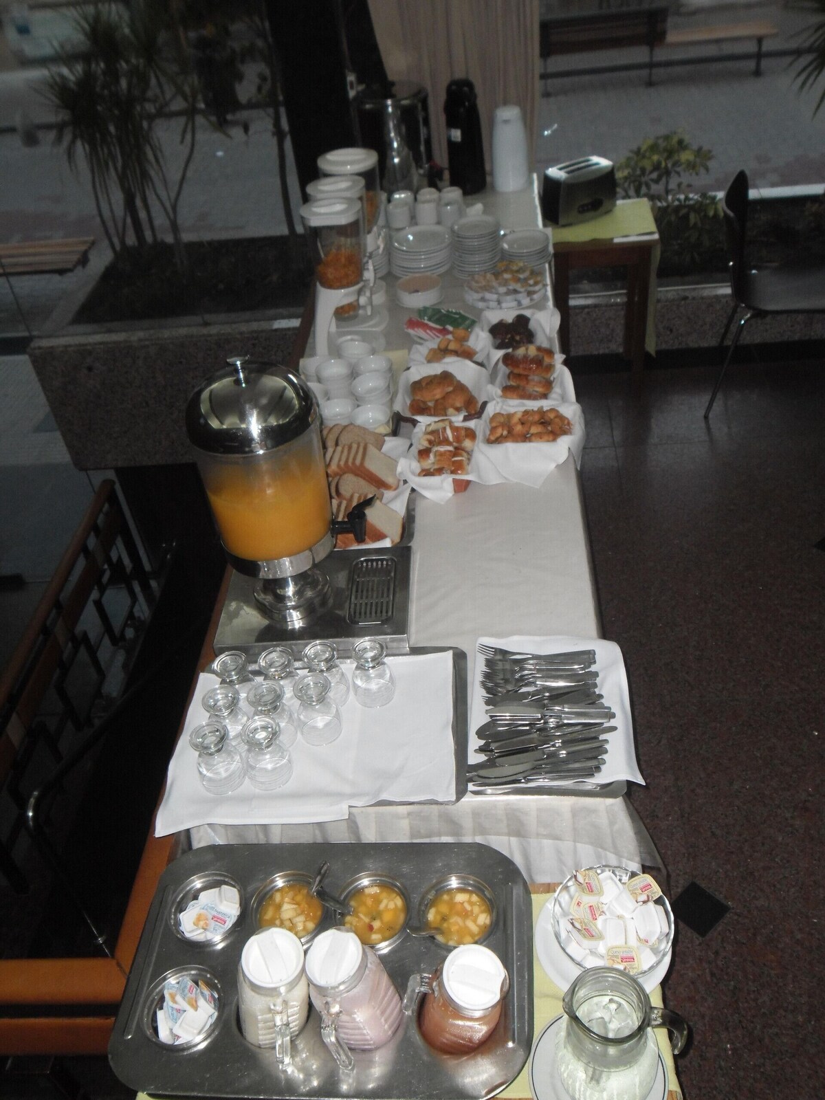 Restaurante | Se sirven cenas 