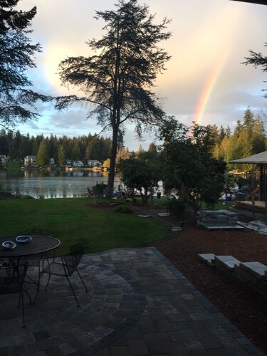 Relaxing Lakefront Suite