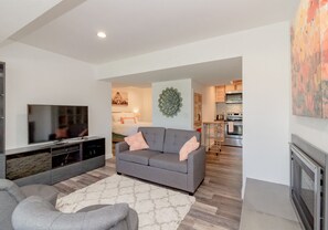 Smart-TV, peis og bøker