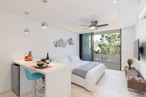 Caja de seguridad en la habitación, wifi gratis y ropa de cama