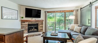 Spacious Mt Condo | Walk to Thunderhead Lift!