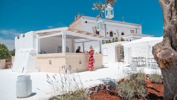 Bar (in der Unterkunft)